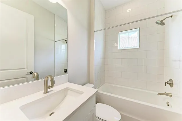 $1,246,809 | 10073 Meadowrun Drive, Lithia, FL 33547