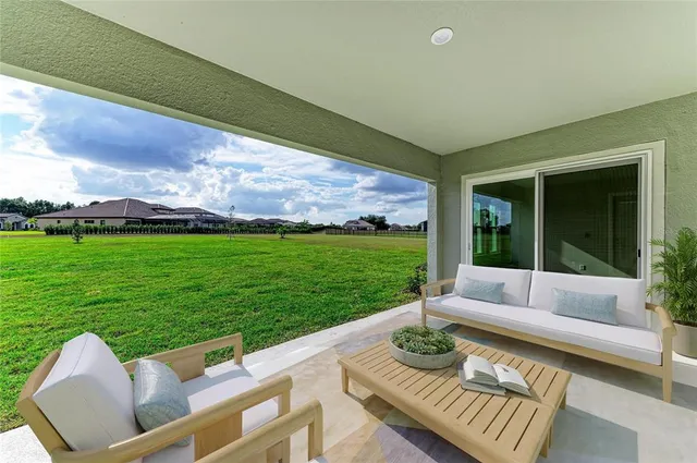 $1,246,809 | 10073 Meadowrun Drive, Lithia, FL 33547