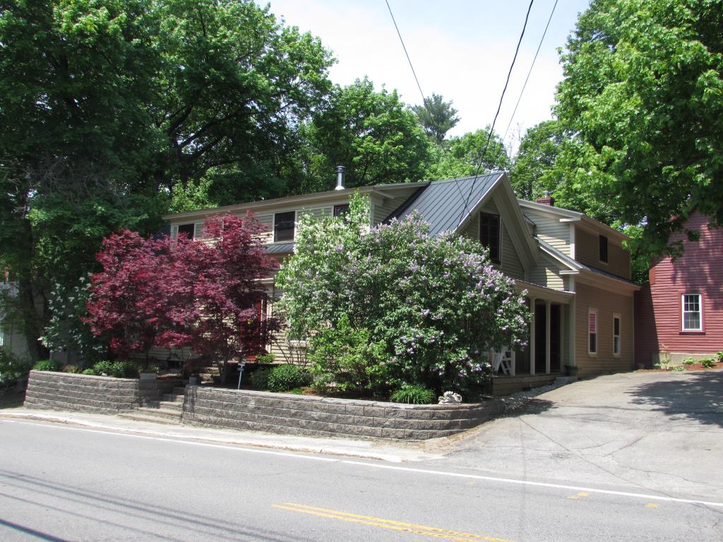 108 Center Street Wolfeboro, NH 03894 - Photo 2 of 33