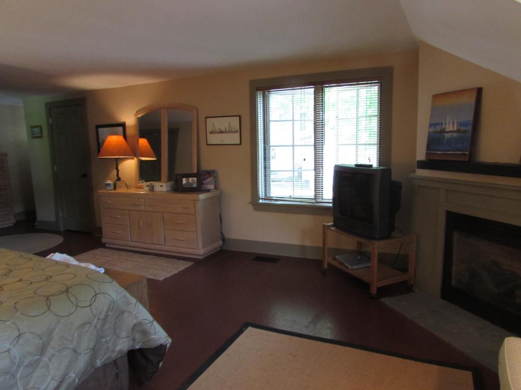 108 Center Street Wolfeboro, NH 03894 - Photo 16 of 33