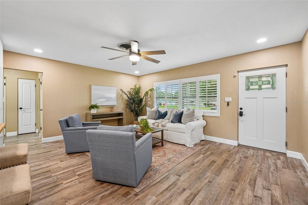 9725 48th Place North St. Petersburg, FL 33708 - Photo 12 of 51