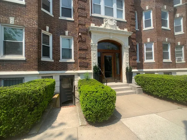 $1,950 | 1641 Commonwealth Avenue, Unit 19, Boston, MA 02135