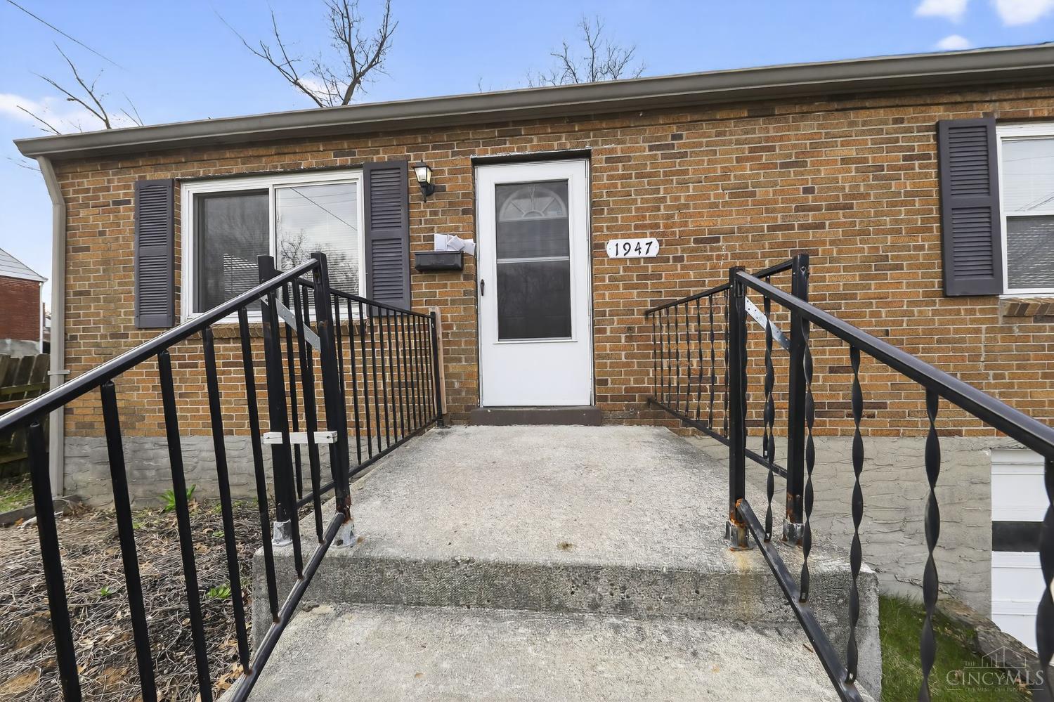 1947 West North Bend Road Cincinnati, OH 45224 - Photo 4 of 30