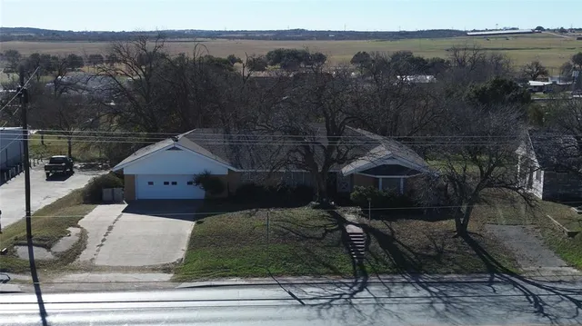 $525,000 | 1306 East Central Avenue, Comanche, TX 76442