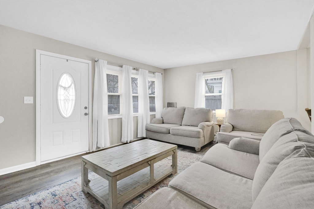 130 Fieldston Street Springfield, MA 01119 - Photo 10 of 28
