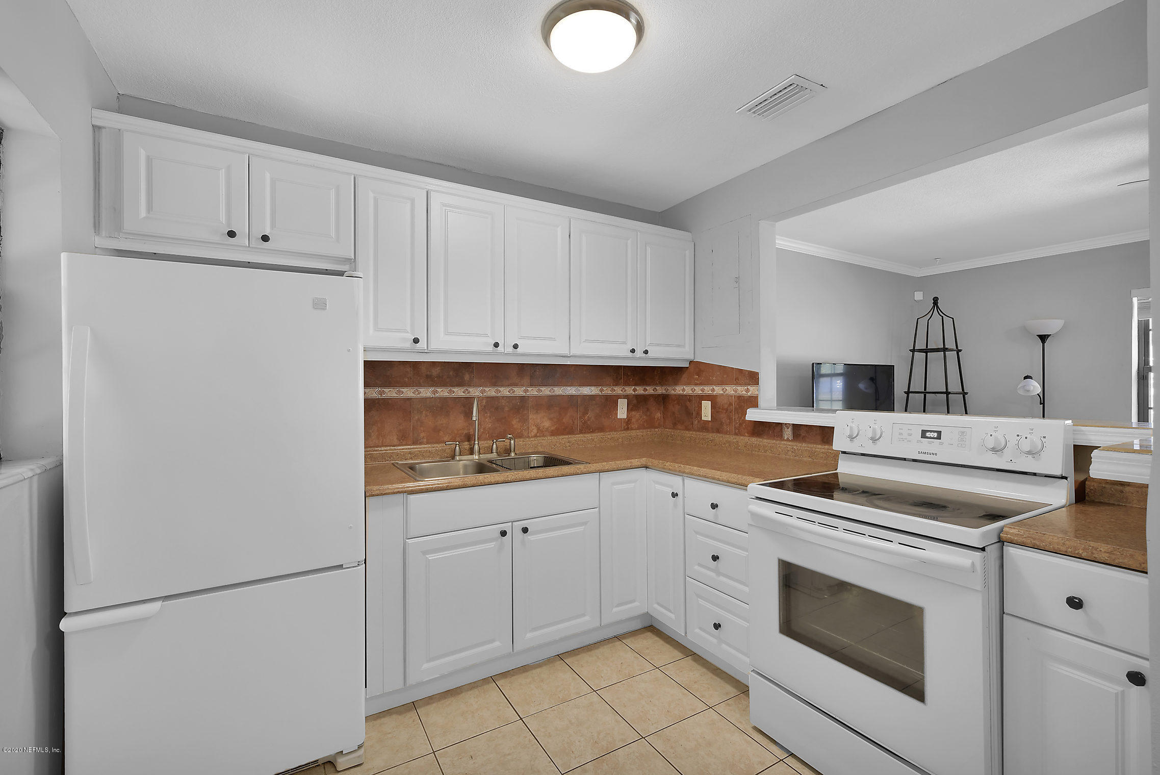 517 Glynlea Road Jacksonville, FL 32216 - Photo 13 of 27 013-517GlynleaRoad-Jacksonville-FL-32216