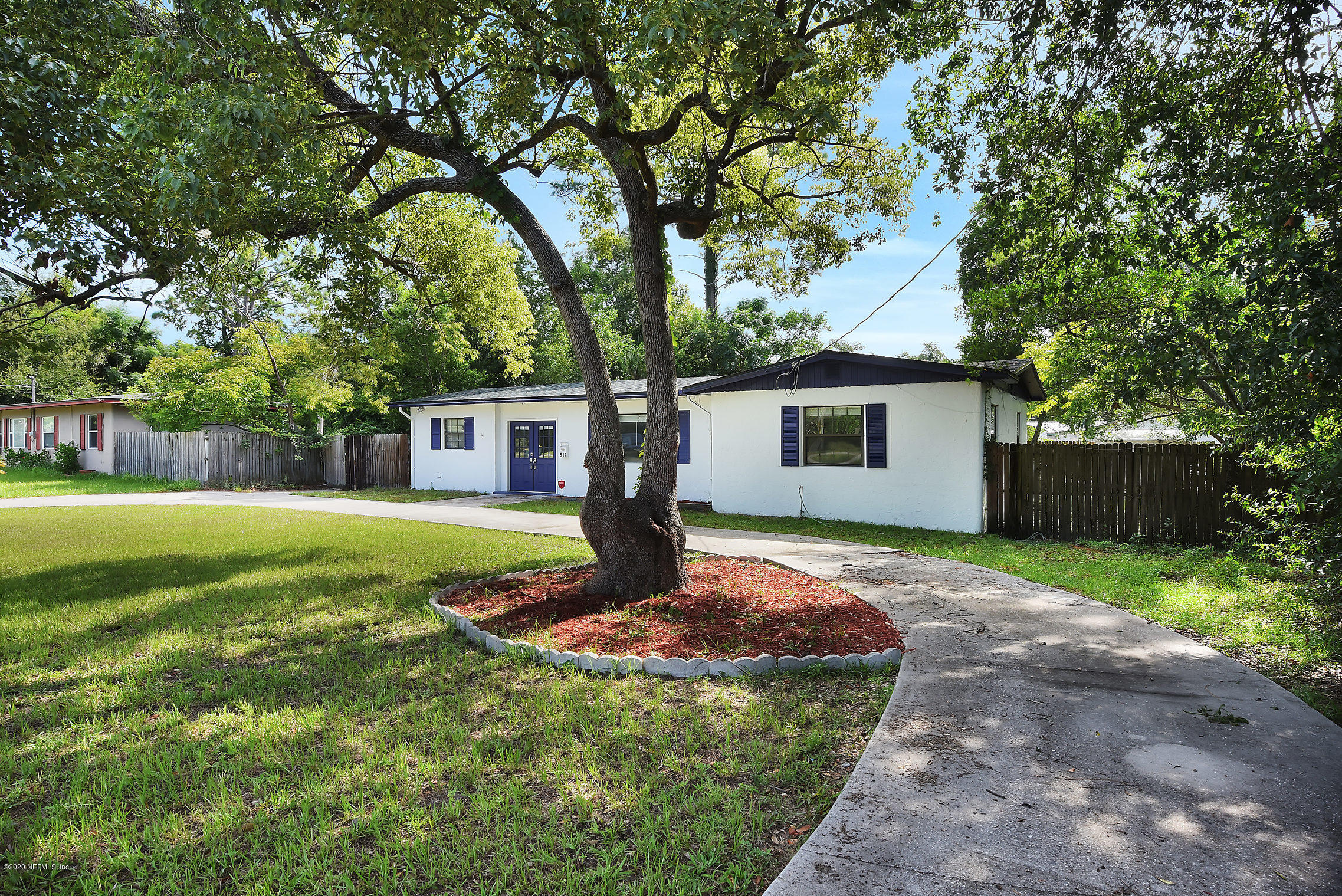 517 Glynlea Road Jacksonville, FL 32216 - Photo 4 of 27 004-517GlynleaRoad-Jacksonville-FL-32216