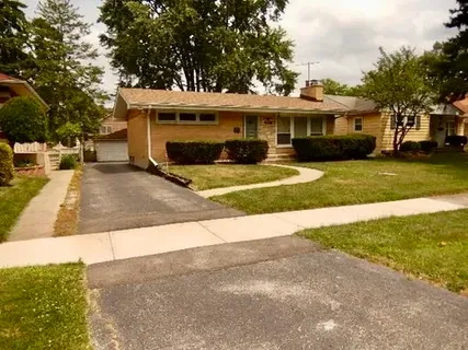 $292,000 | 223 South Lincoln Street, Westmont, IL 60559