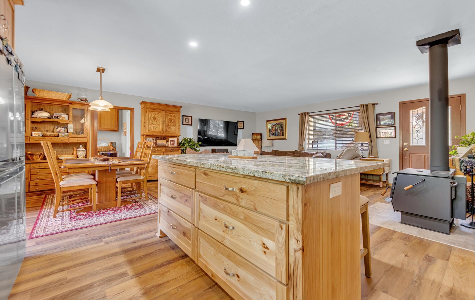 706 Lake Ridge Road Lake Almanor, CA 96137 - Photo 8 of 24 Gallery Image 8