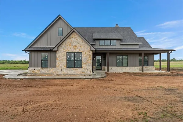 $675,000 | 407 Lacek Mill Road, China Spring, TX 76633