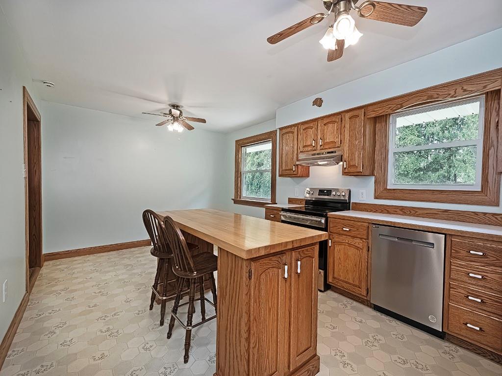 353 Thompson Hill Road Aliquippa, PA 15001 - Photo 12 of 50 Newer Stainless Steel Appliances