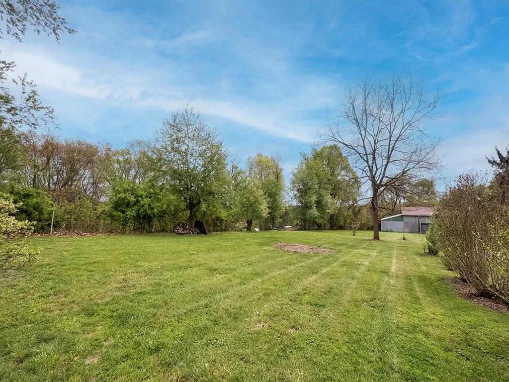 353 Thompson Hill Road Aliquippa, PA 15001 - Photo 42 of 50 Front Yard