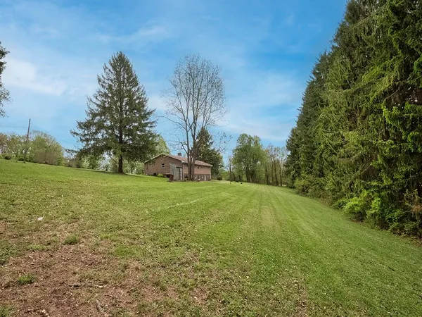 $500,000 | 353 Thompson Hill Road, Aliquippa, PA 15001