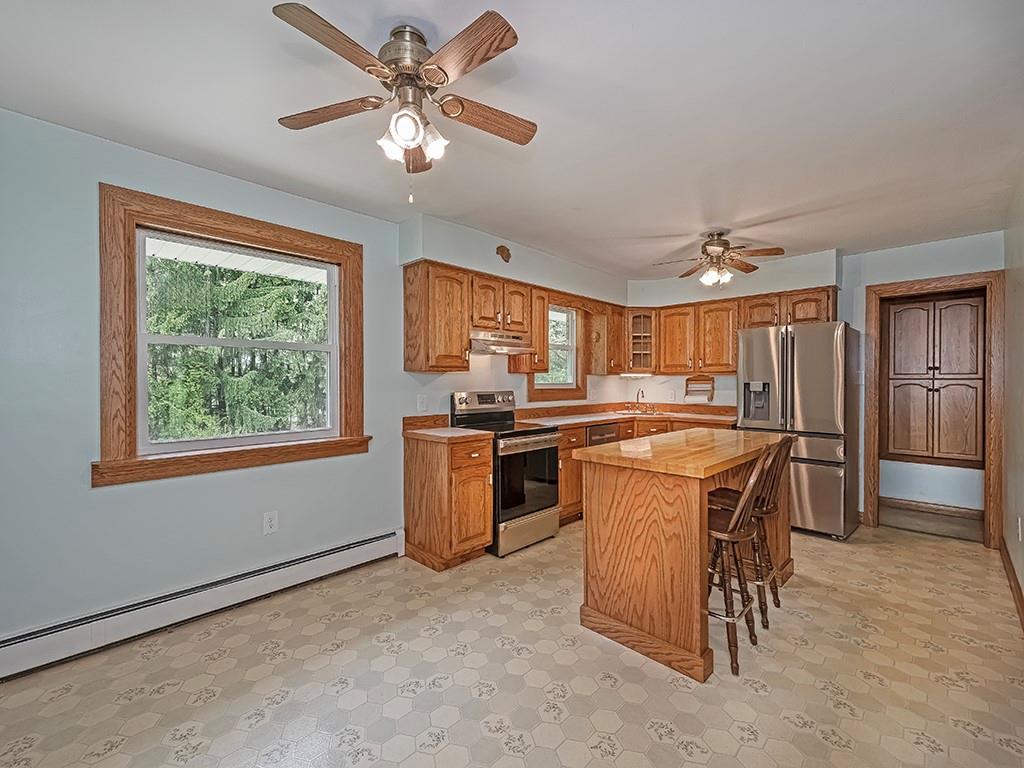 353 Thompson Hill Road Aliquippa, PA 15001 - Photo 9 of 50 Sizeable Eat-In-Kitchen