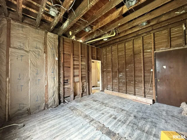 $29,900 | 208 South Main Street, Avon, IL 61415