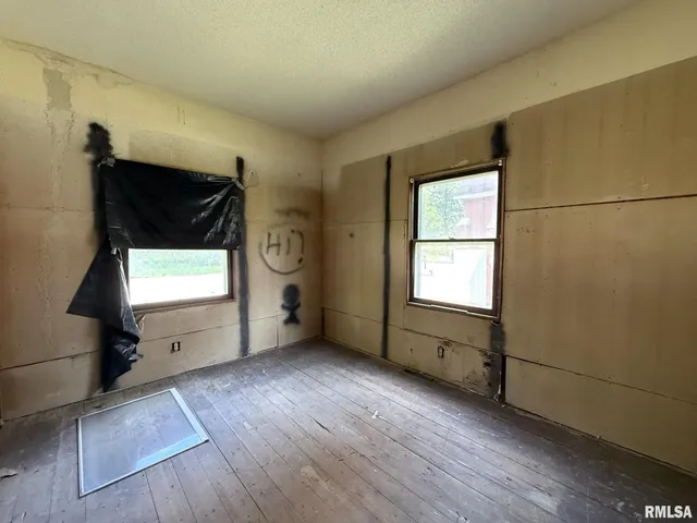 $29,900 | 208 South Main Street, Avon, IL 61415