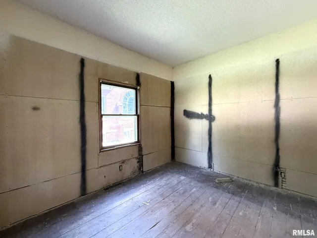 $29,900 | 208 South Main Street, Avon, IL 61415