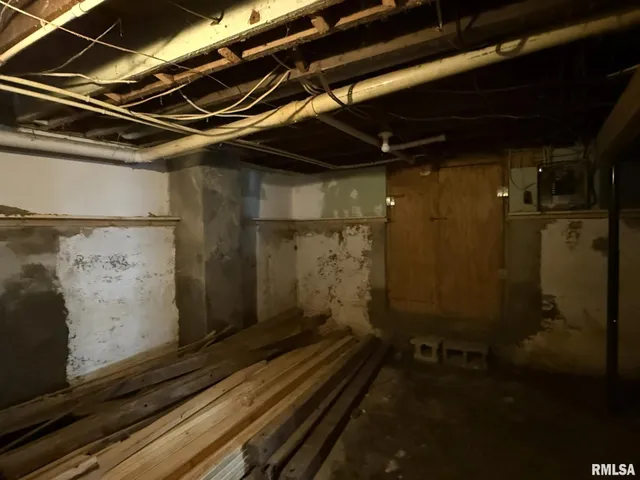 $29,900 | 208 South Main Street, Avon, IL 61415