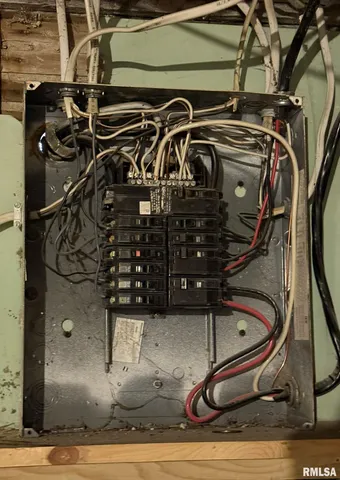 $29,900 | 208 South Main Street, Avon, IL 61415