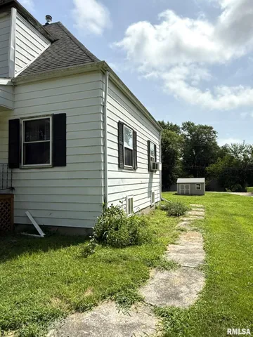 $29,900 | 208 South Main Street, Avon, IL 61415