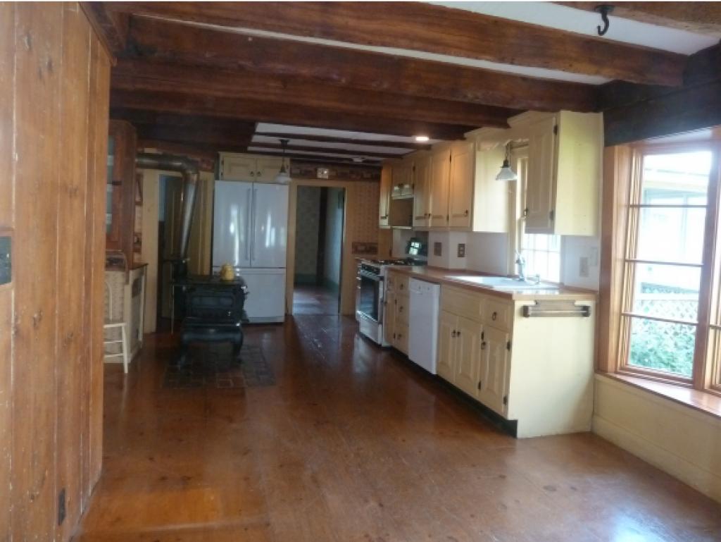 102 Exeter Road Kingston, NH 03848 - Photo 3 of 36 Gallery Image 3