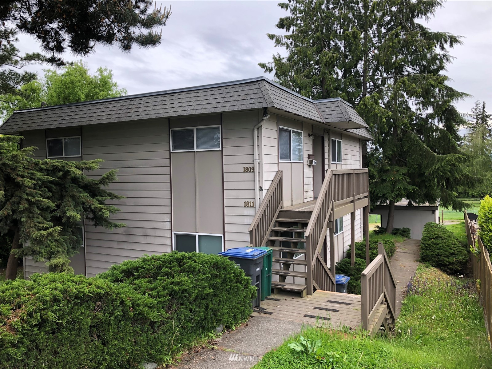 1809 Perry Avenue Bremerton, WA 98310 - Photo 2 of 18 Gallery Image 2