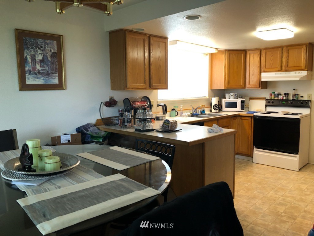 1809 Perry Avenue Bremerton, WA 98310 - Photo 7 of 18 Gallery Image 7