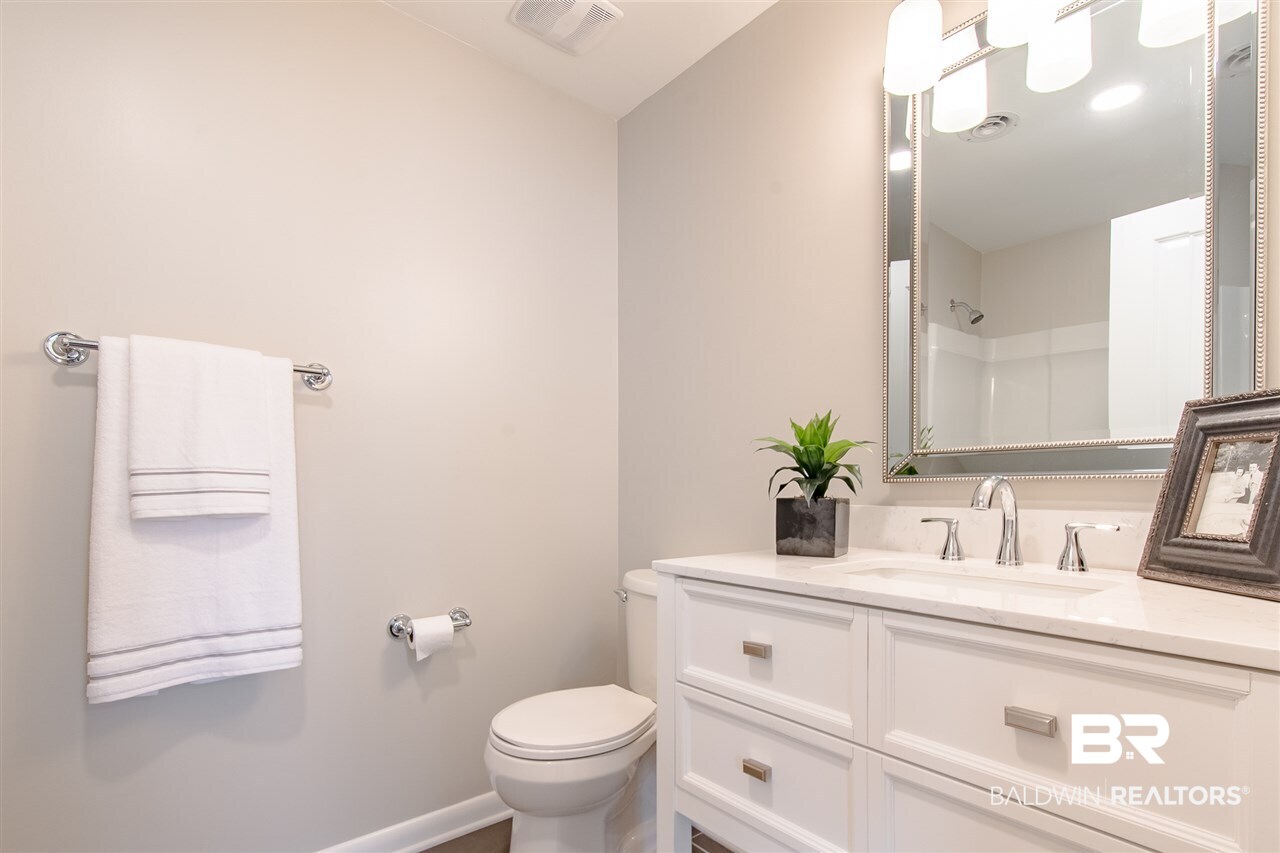 708 West Magnolia Avenue Foley, AL 36535 - Photo 10 of 29 Master Bathroom