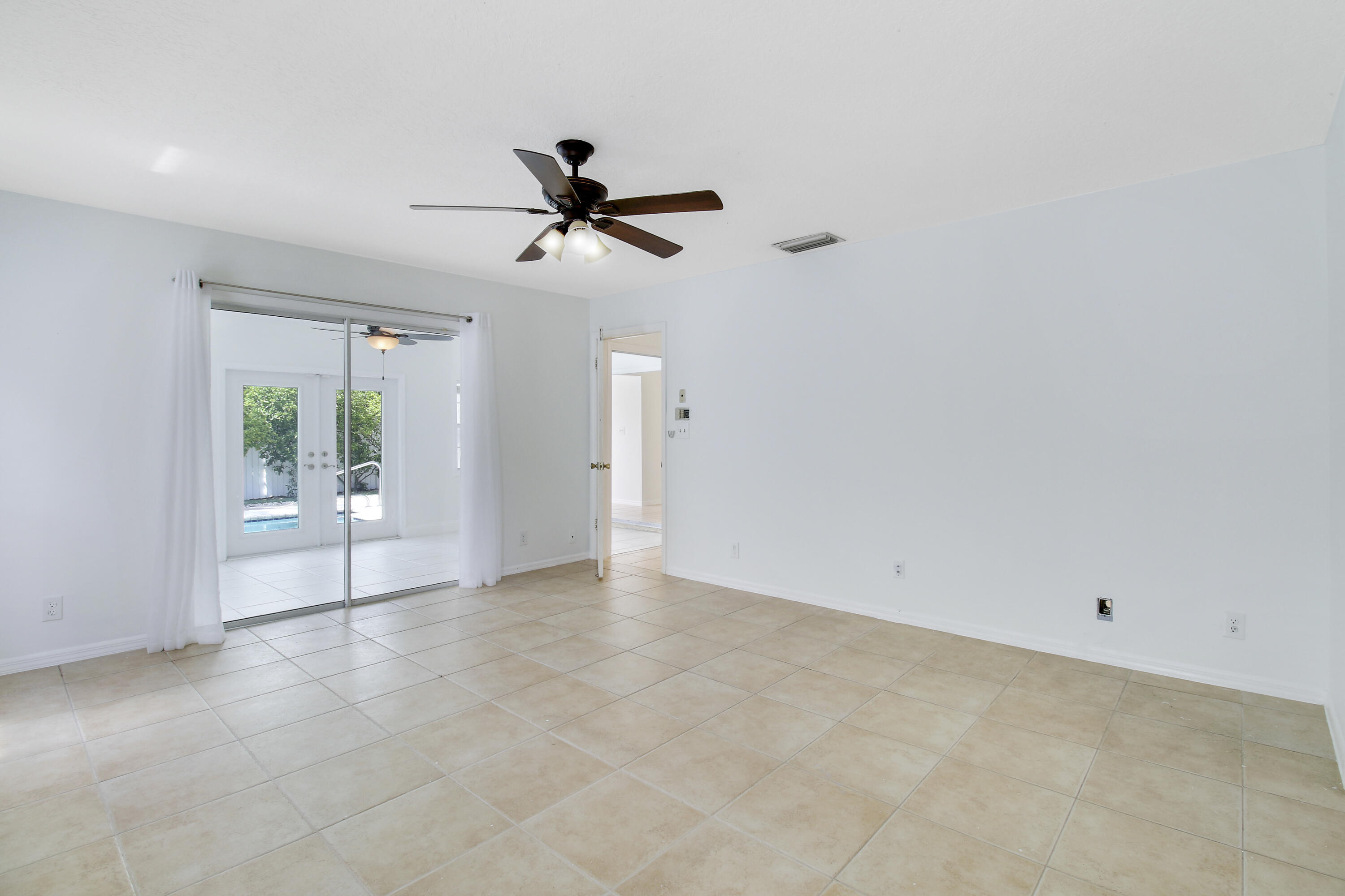 6118 Barbara Street Jupiter, FL 33458 - Photo 23 of 30 House-21
