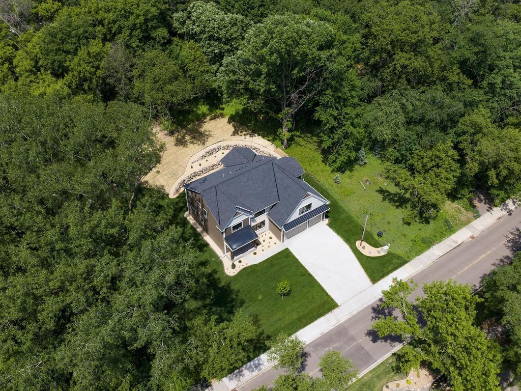 5034 Sparrow Road Minnetonka, MN 55345 - Photo 3 of 72
