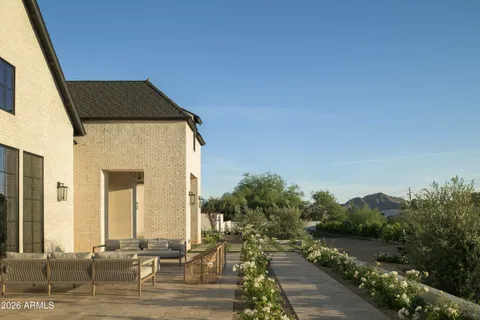 $5,994,998 | 10229 North 64th Street, Paradise Valley, AZ 85253