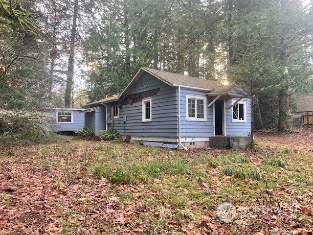 4110 Cooper Point Road Northwest Olympia, WA 98502 - Photo 5 of 7 Gallery Image 5