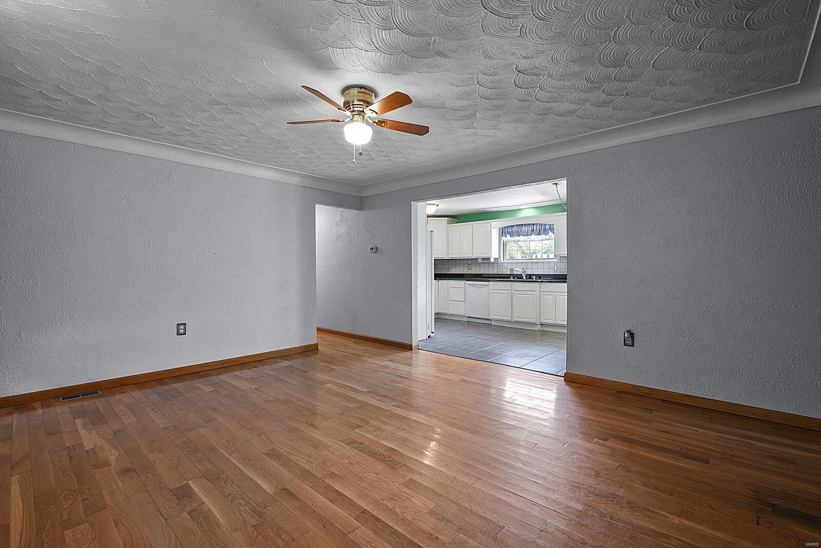 5154 Old Alton Road Granite City, IL 62040 - Photo 3 of 26 Gallery Image 3