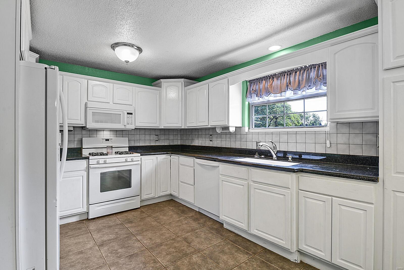 5154 Old Alton Road Granite City, IL 62040 - Photo 4 of 26 Gallery Image 4