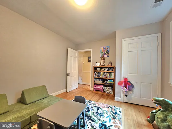 $5,500 | 3410 15th Street North, Arlington, VA 22201