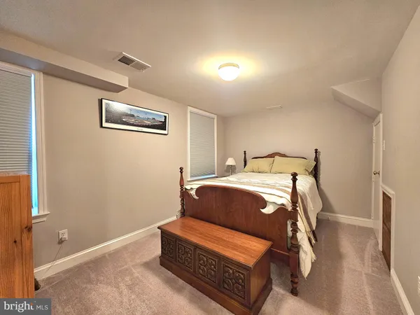 $5,500 | 3410 15th Street North, Arlington, VA 22201