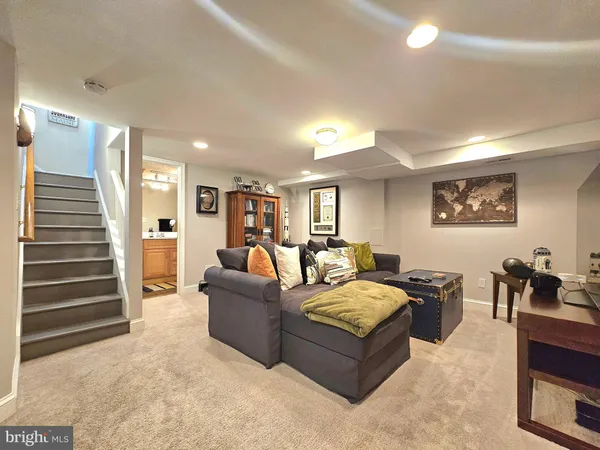 $5,500 | 3410 15th Street North, Arlington, VA 22201