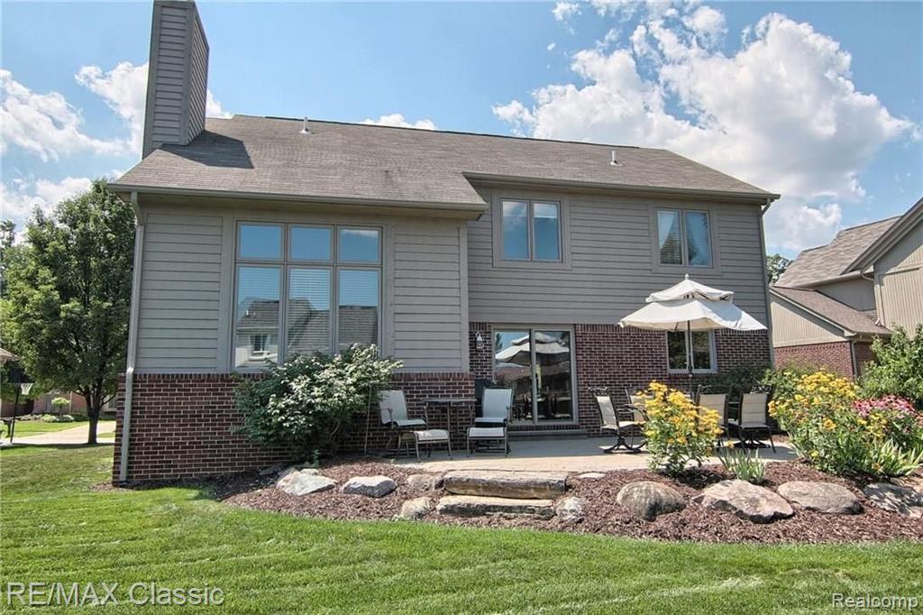 2029 Roundtree Rochester Hills, MI 48307 - Photo 5 of 30