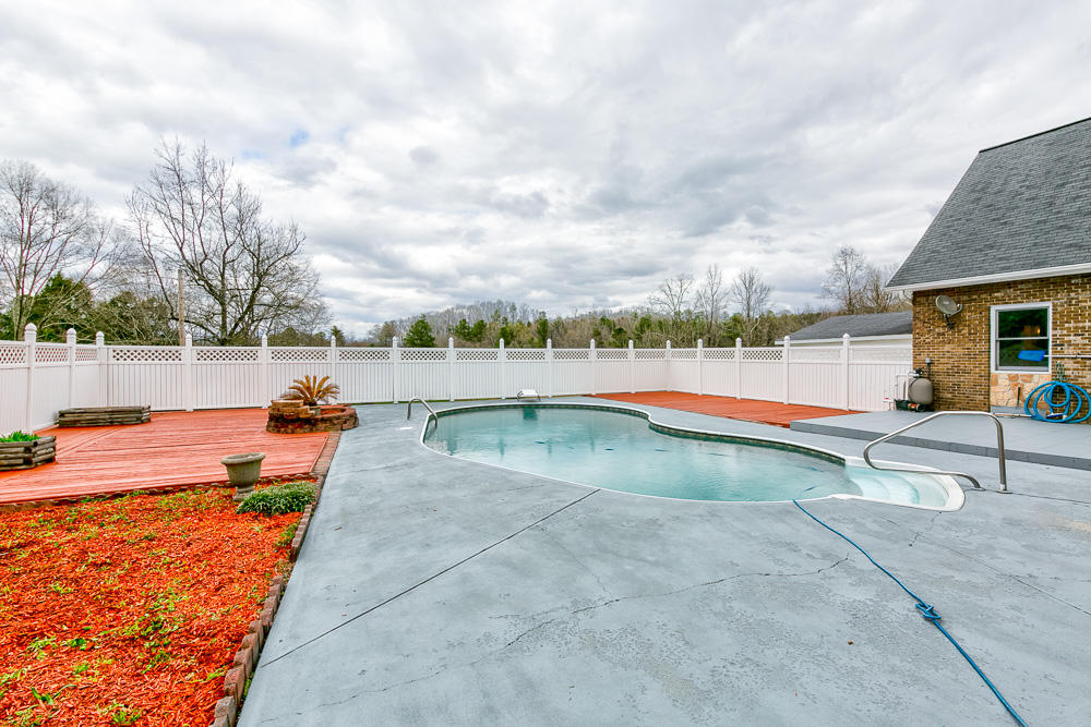 61 Rains Circle Summerville, GA 30747 - Photo 22 of 34 Decking