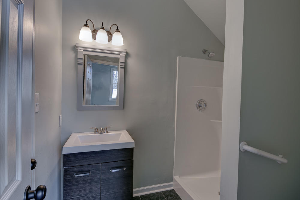 61 Rains Circle Summerville, GA 30747 - Photo 29 of 34 Full Bathroom