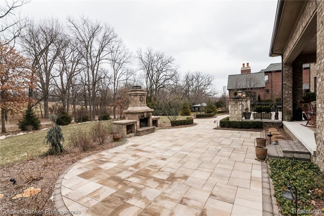 3762 Thatcher Drive Rochester, MI 48309 - Photo 62 of 76 Extensive stone and pavers