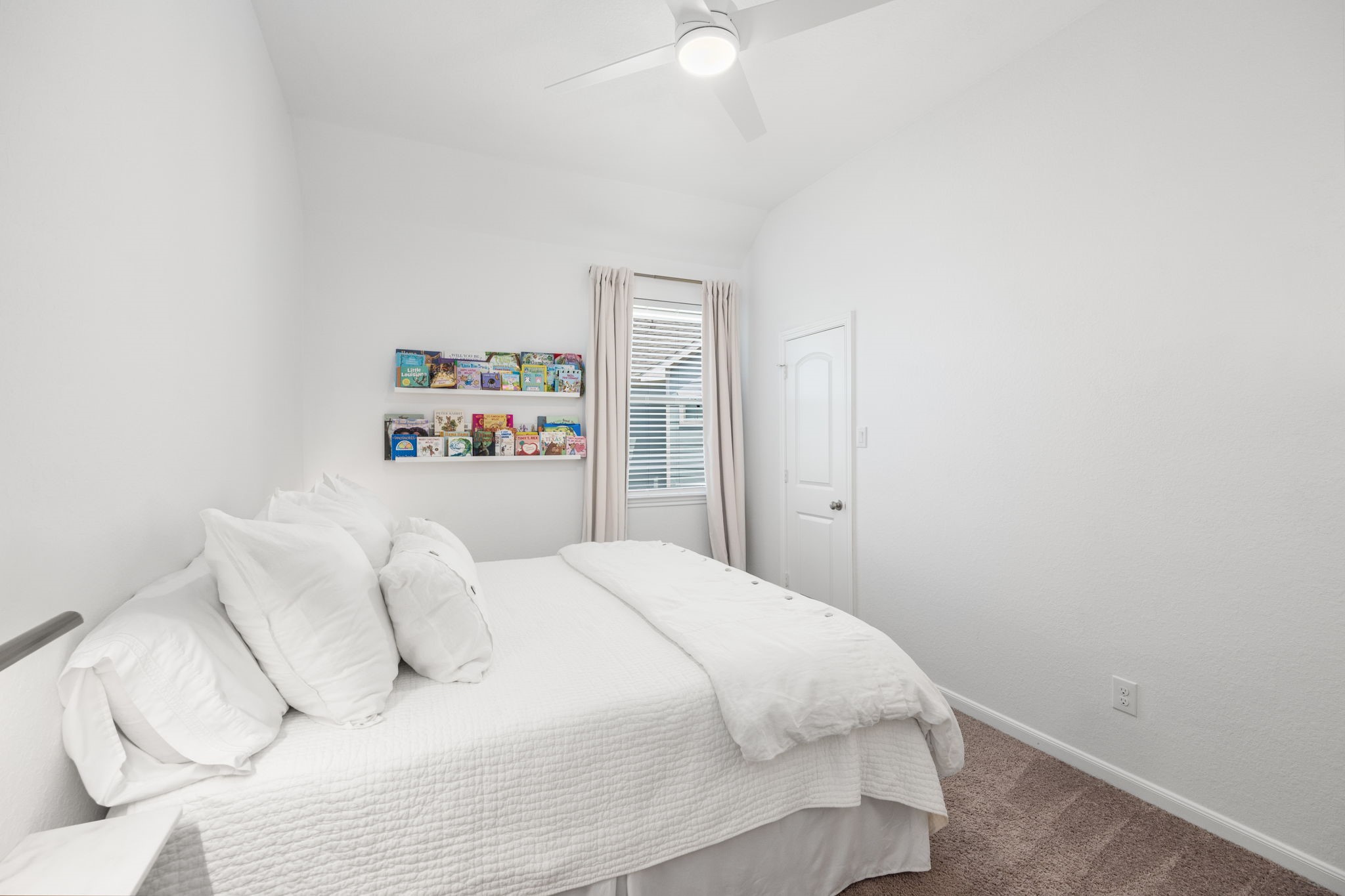 16239 Rattlesnake Run Trail Cypress, TX 77433 - Photo 26 of 37 2nd bedroom