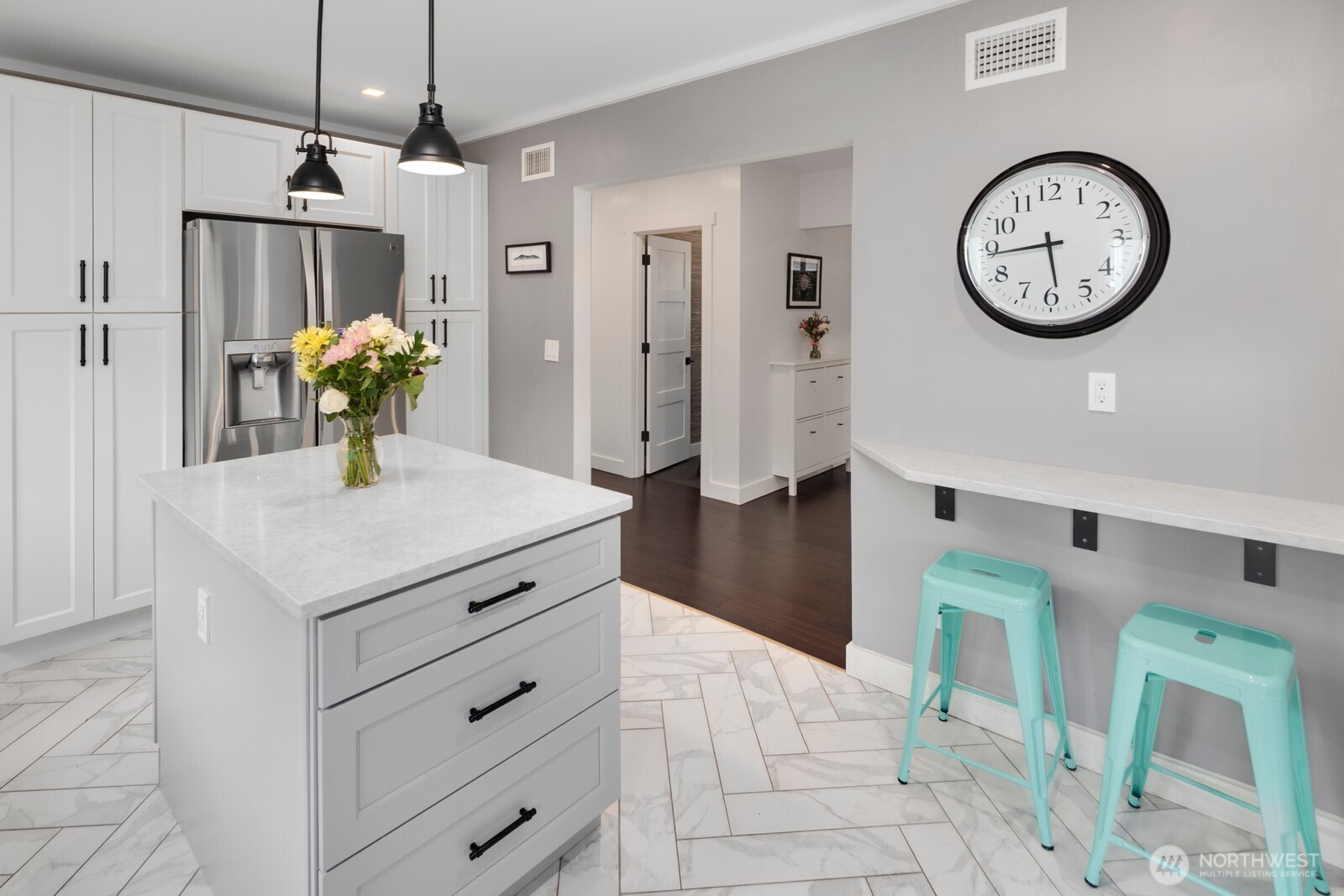 3249 27th Avenue West Seattle, WA 98199 - Photo 14 of 40