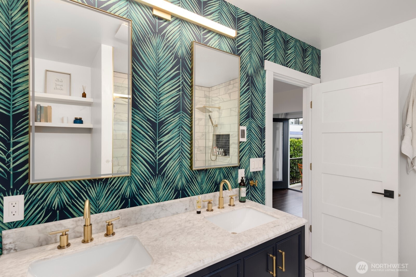 3249 27th Avenue West Seattle, WA 98199 - Photo 19 of 40