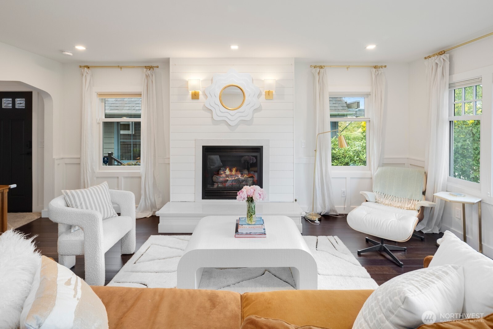 3249 27th Avenue West Seattle, WA 98199 - Photo 4 of 40