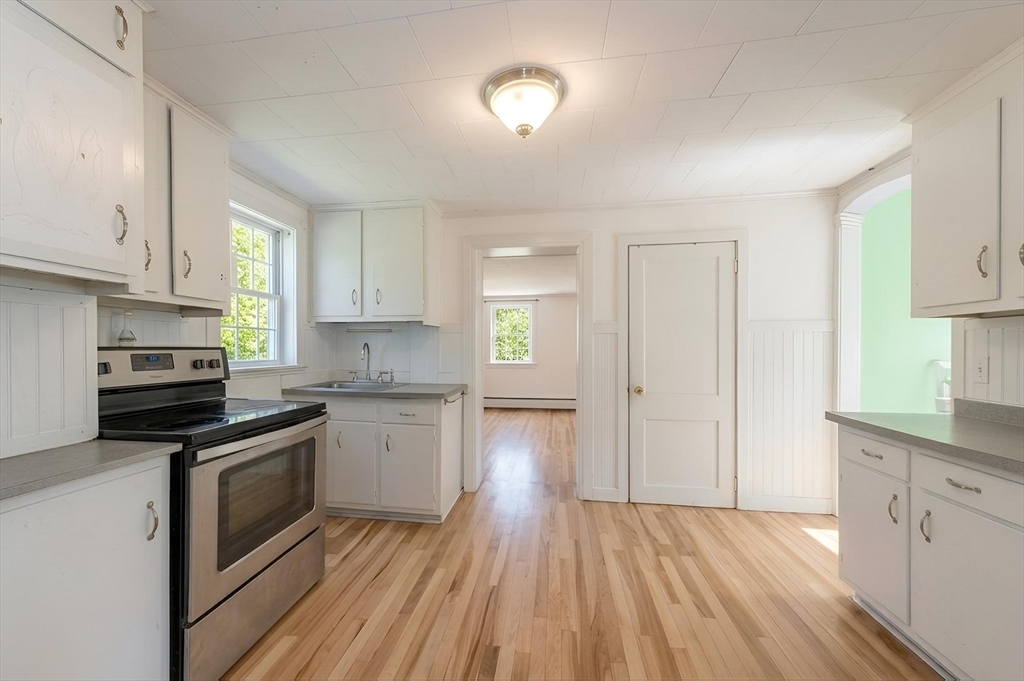 76 East Shore Road Holbrook, MA 02343 - Photo 2 of 23