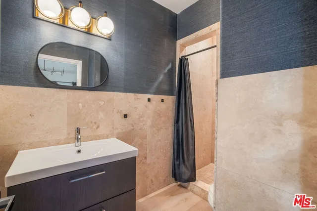 a view of entryway and hall