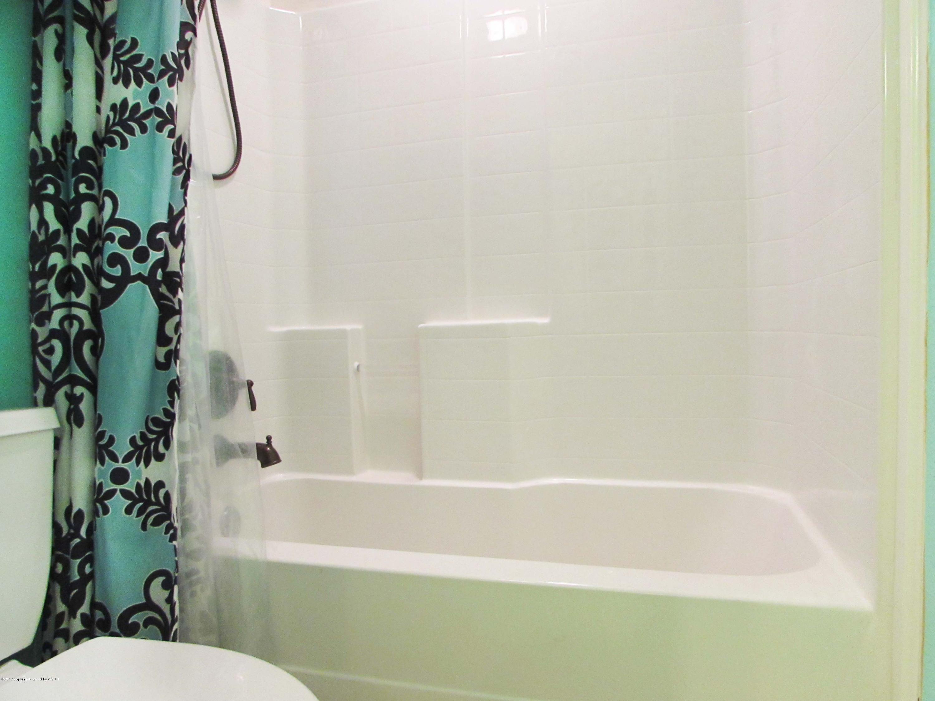 16801 Dove Prairie Road Canyon, TX 79015 - Photo 19 of 25 19 Bathroom 2