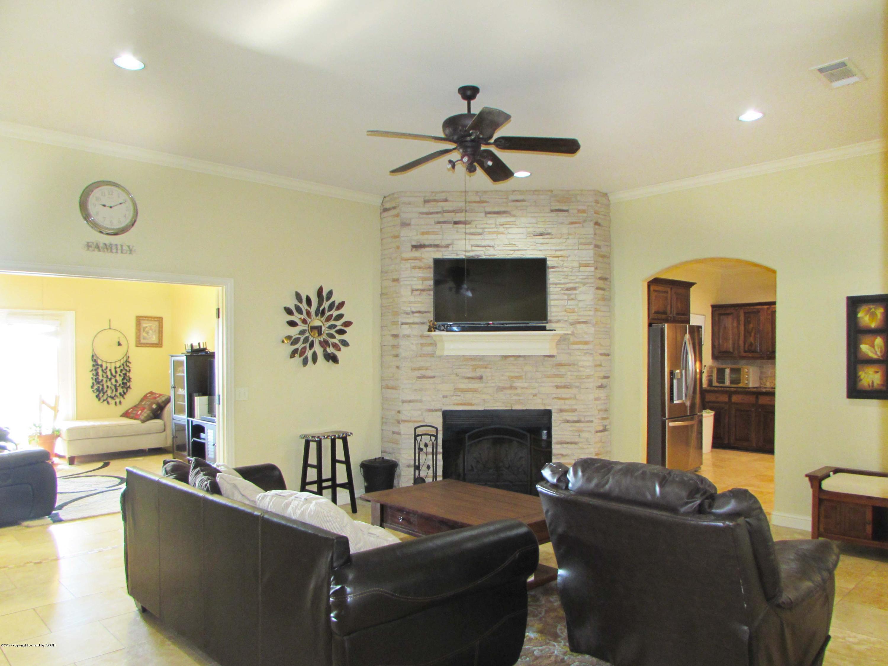 16801 Dove Prairie Road Canyon, TX 79015 - Photo 9 of 25 09 Living Room