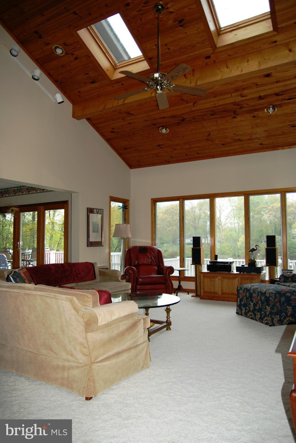 45360 Clarks Mill Road Hollywood, MD 20636 - Photo 19 of 29 Living Room